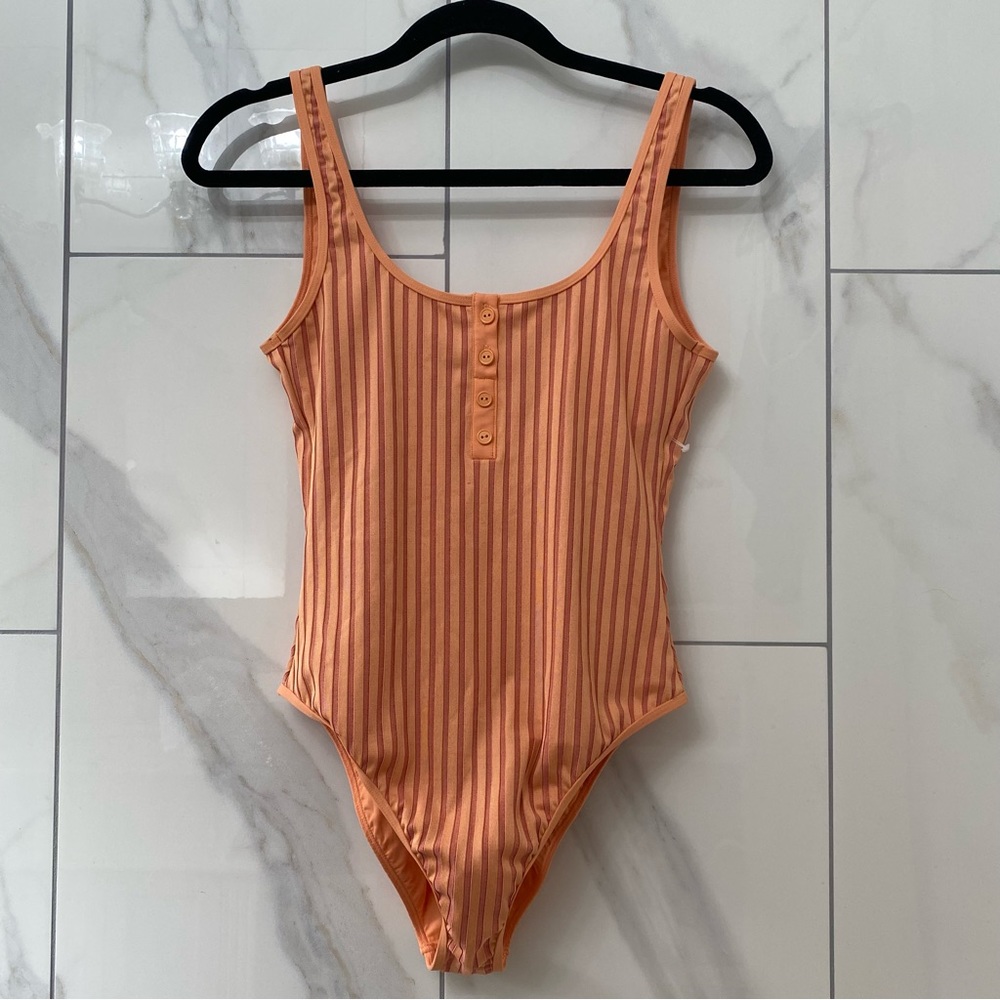 New! L*SPACE Ribbed Float On One Piece Swimsuit - Picture 3 of 8